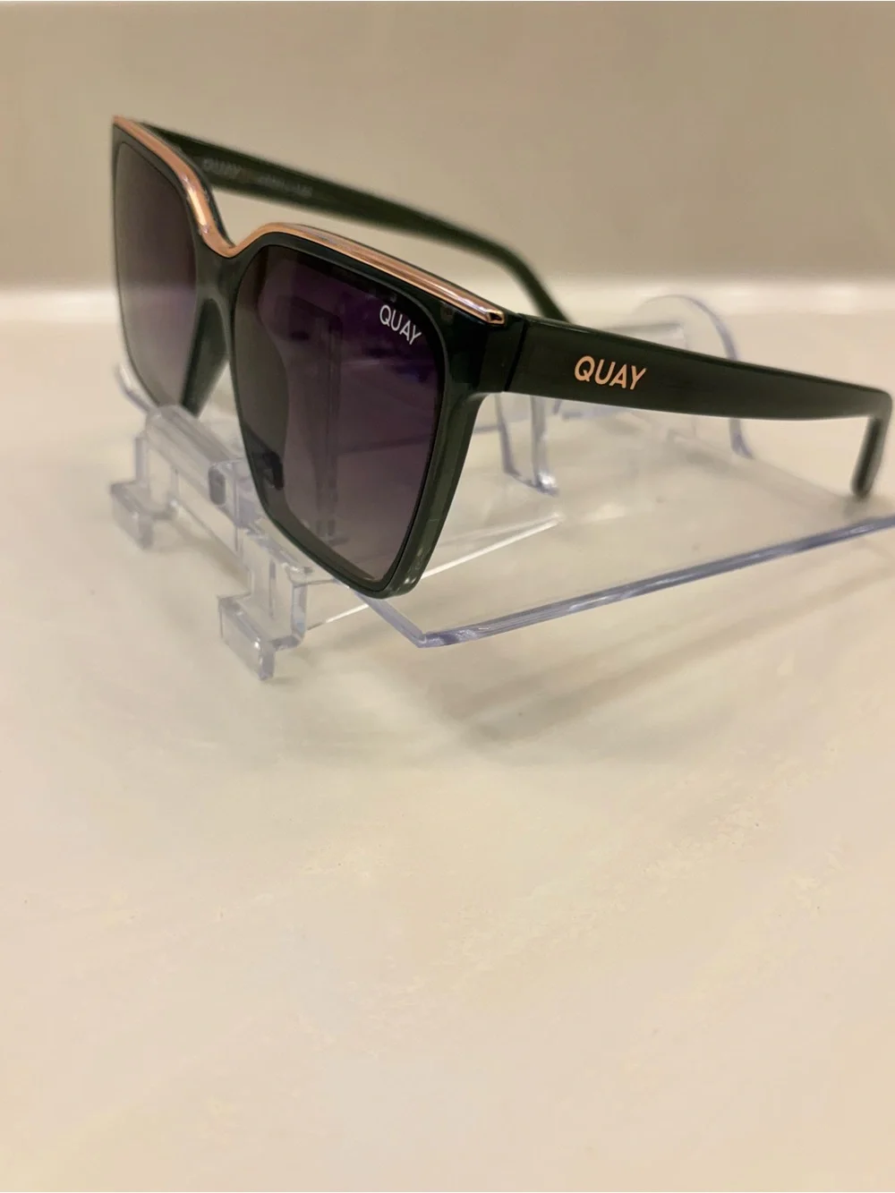 Quay Level Up Oversized Square Sunglasses Green Plastic Frame Gray Polarized